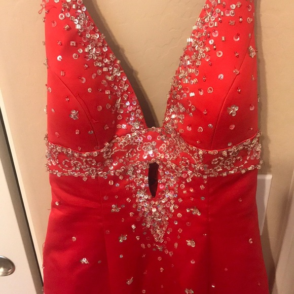 Prom dress - Picture 2 of 4